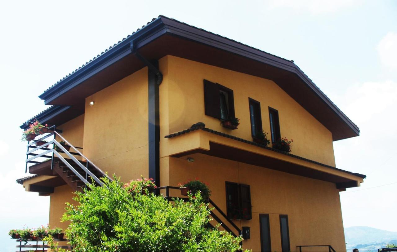 Mansarda Fiorita Bed & Breakfast Abatemarco Екстериор снимка