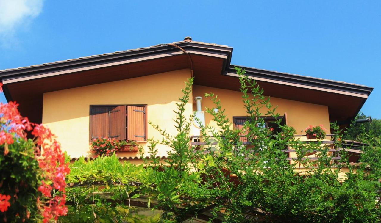 Mansarda Fiorita Bed & Breakfast Abatemarco Екстериор снимка