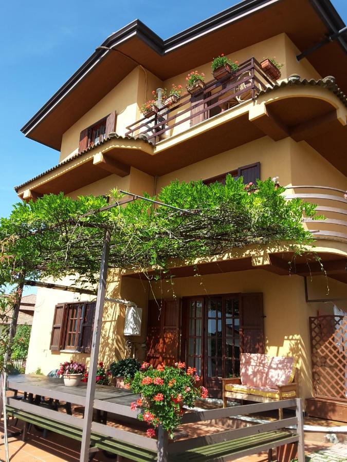 Mansarda Fiorita Bed & Breakfast Abatemarco Екстериор снимка