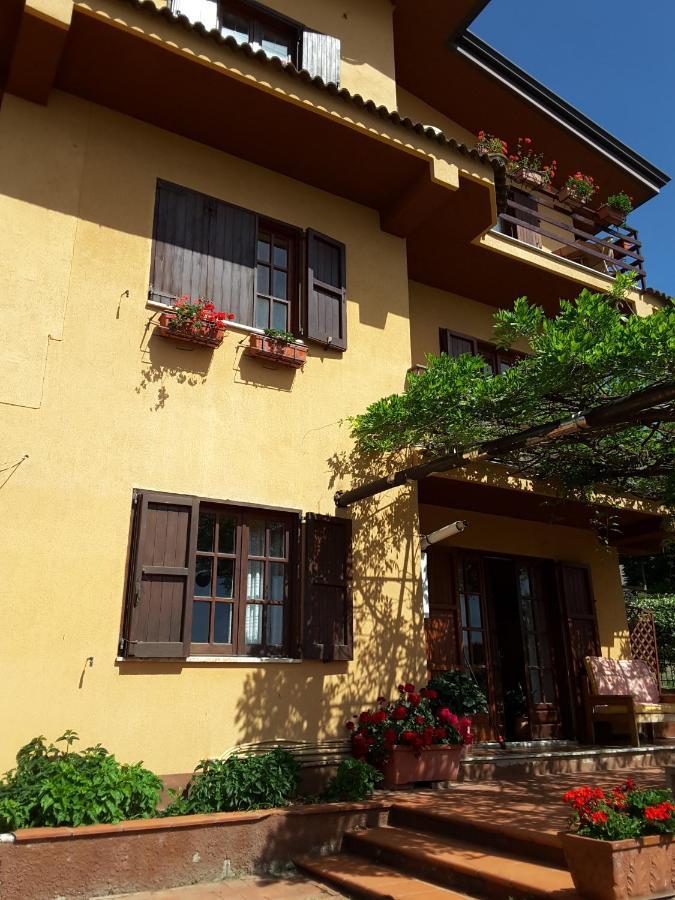 Mansarda Fiorita Bed & Breakfast Abatemarco Екстериор снимка