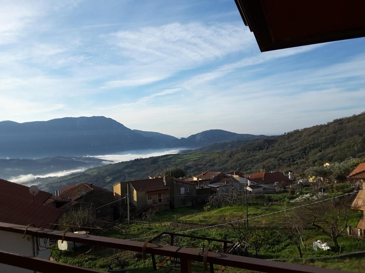 Mansarda Fiorita Bed & Breakfast Abatemarco Стая снимка